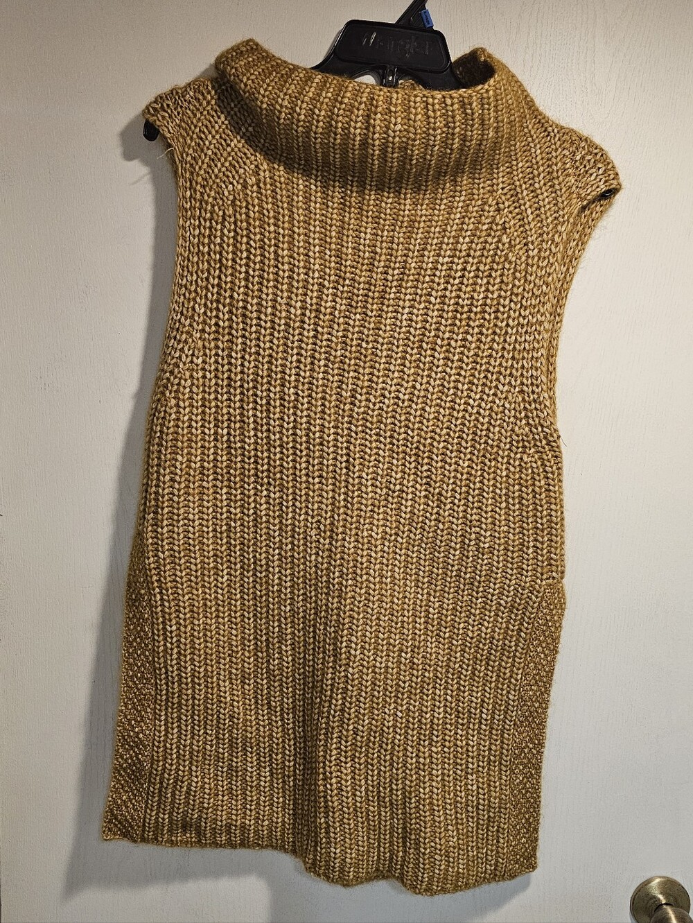 Wilfred Sleeveless Knit Sweater With Side Slits Italian Yarn Mustard Size Small